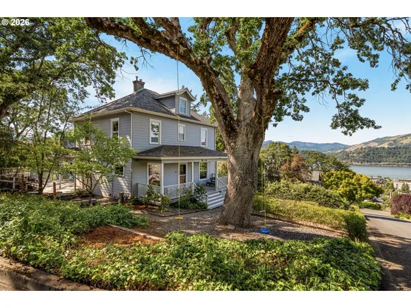 $1,299,000 | 516 7th Street, Hood River, OR 97031