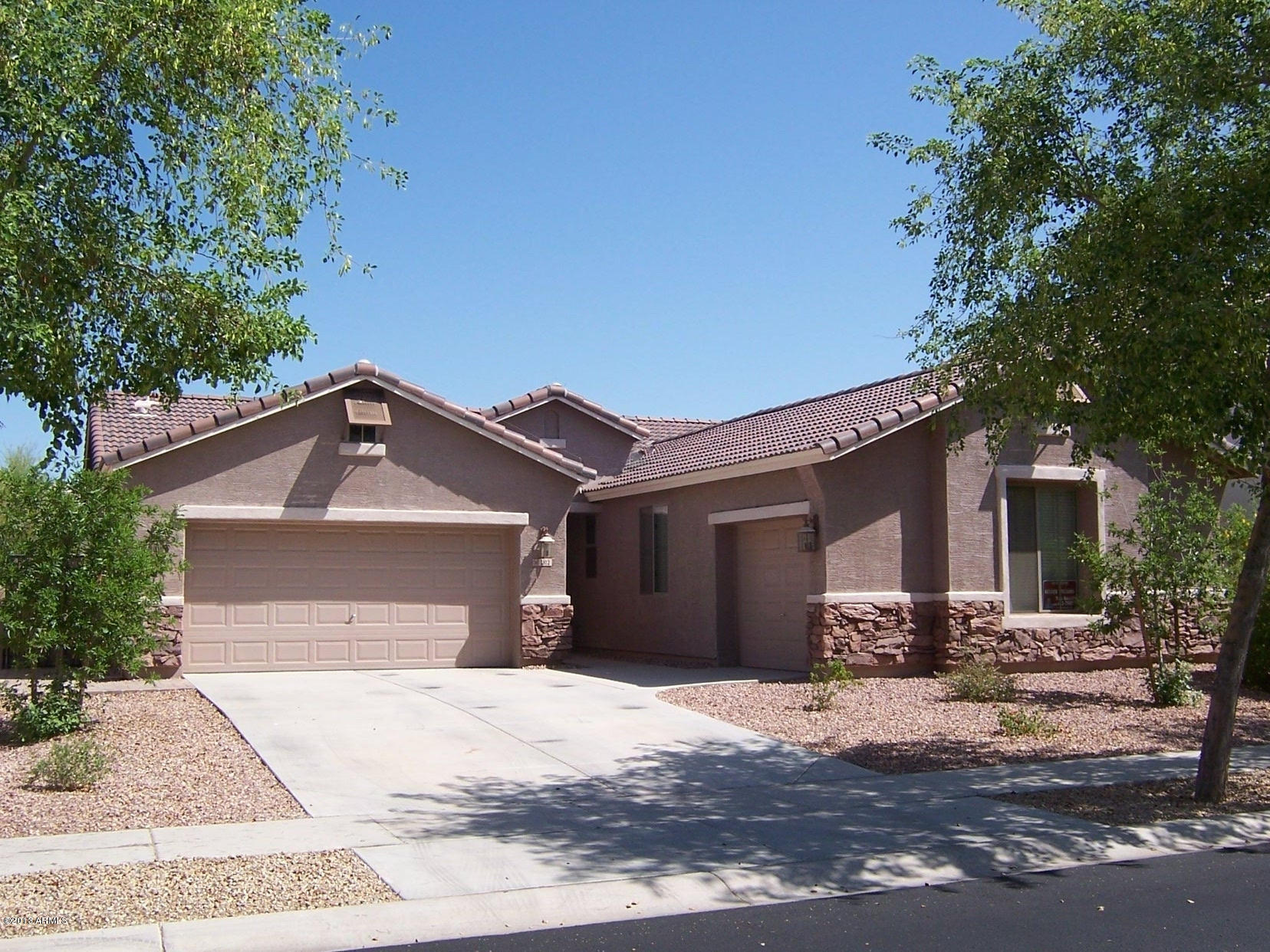 1812 East Beverly Road Phoenix, AZ 85042 - Photo 1 of 15 Front