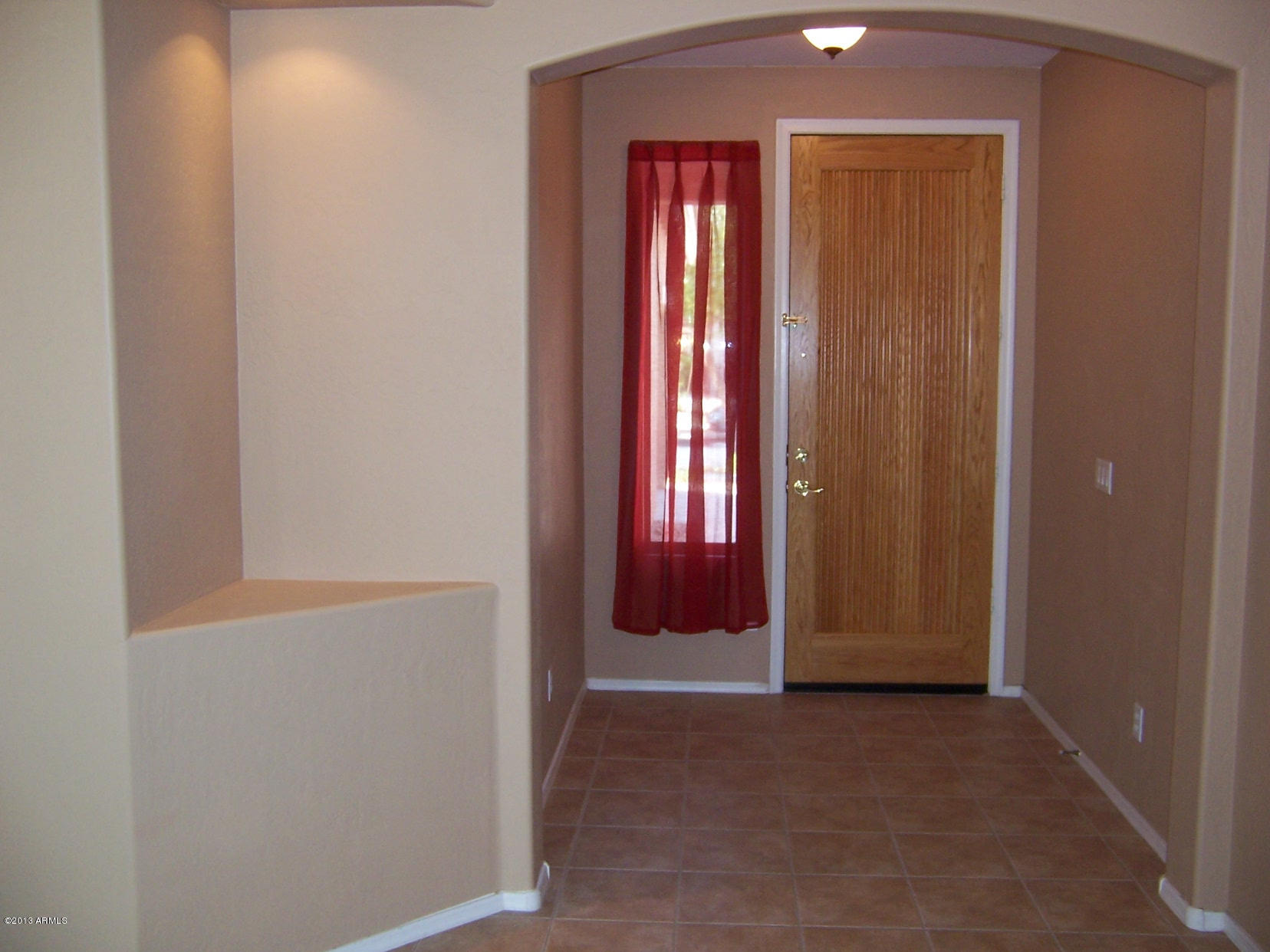 1812 East Beverly Road Phoenix, AZ 85042 - Photo 2 of 15 Foyer