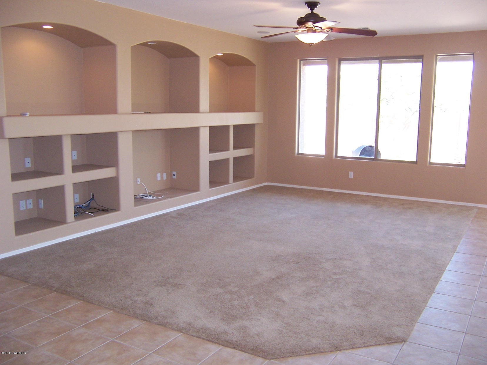 1812 East Beverly Road Phoenix, AZ 85042 - Photo 3 of 15 Great Room 1