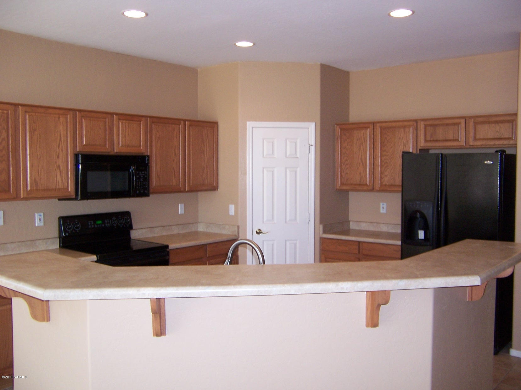 1812 East Beverly Road Phoenix, AZ 85042 - Photo 6 of 15 Kitchen 1