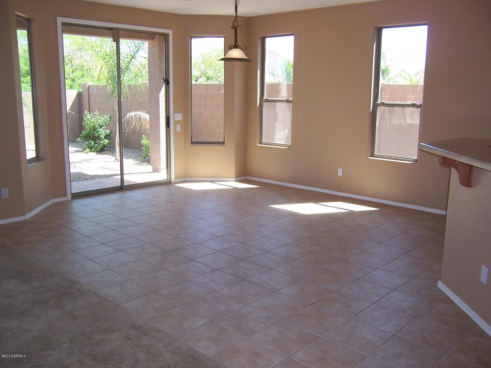 1812 East Beverly Road Phoenix, AZ 85042 - Photo 9 of 15 Dinette
