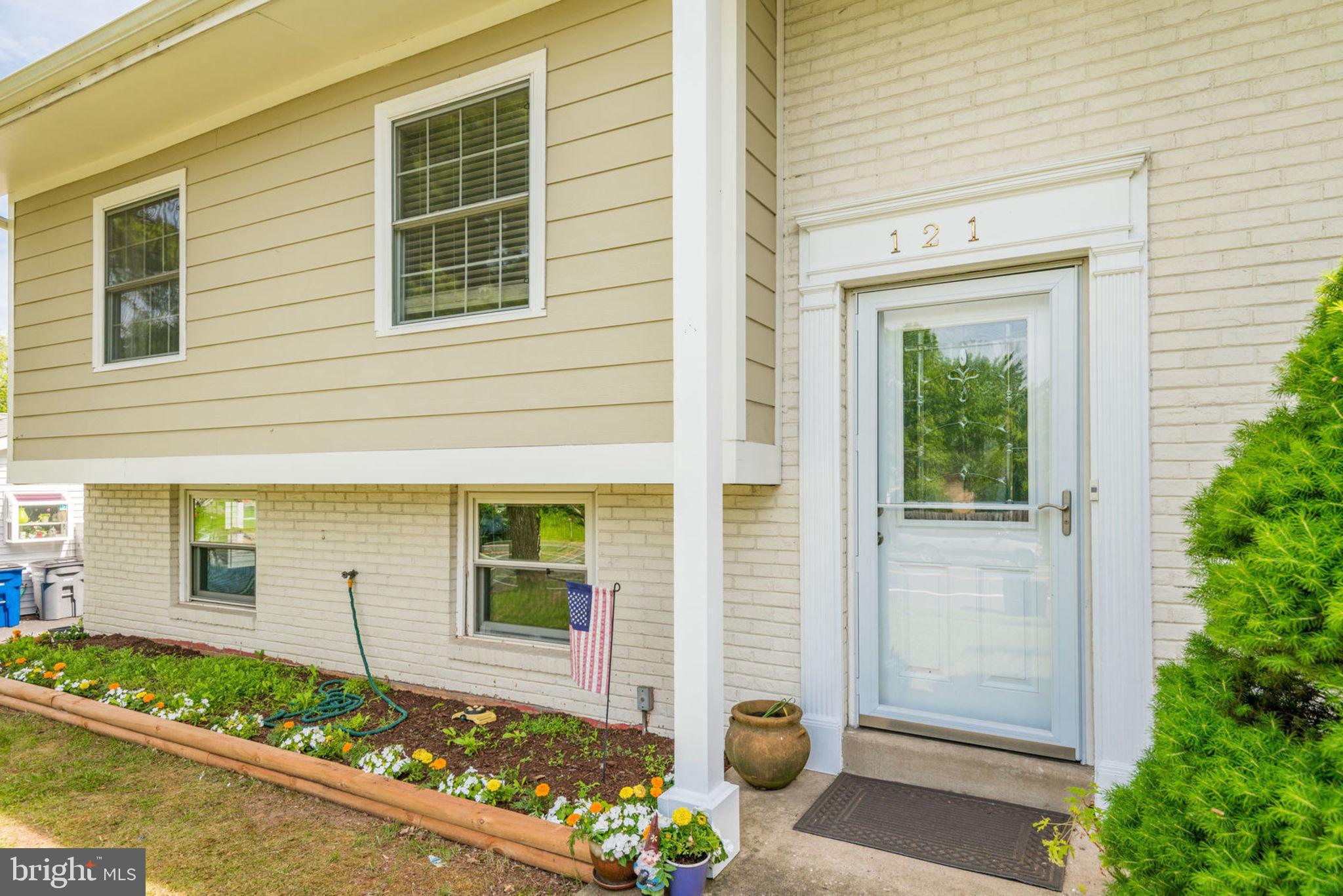 121 West Church Road Sterling, VA 20164 - Photo 2 of 35 Gallery Image 2