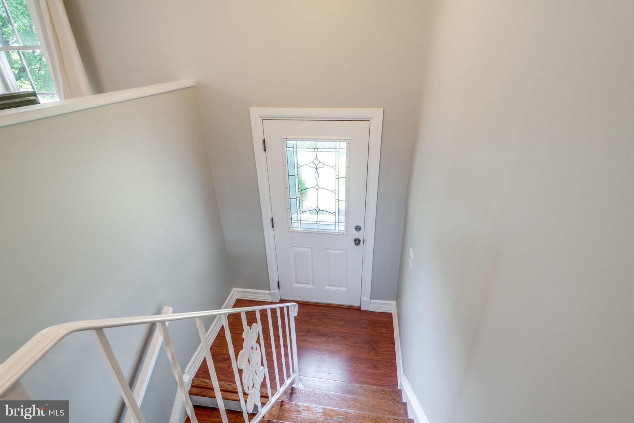 121 West Church Road Sterling, VA 20164 - Photo 3 of 35 Gallery Image 3