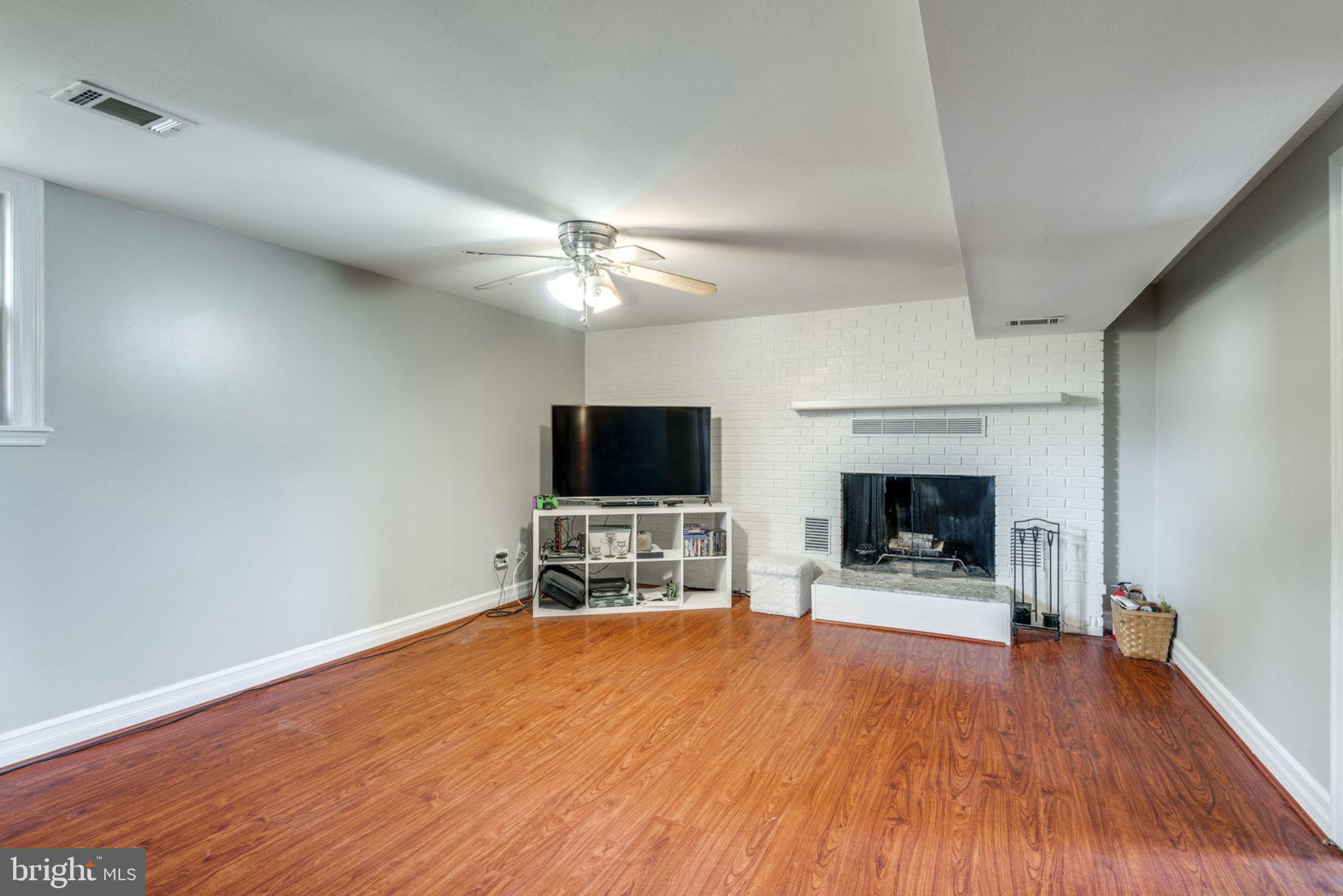 121 West Church Road Sterling, VA 20164 - Photo 24 of 35 Gallery Image 24