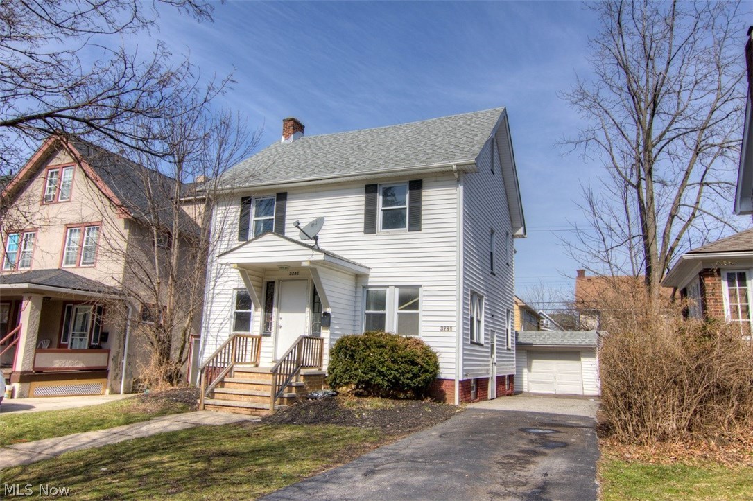 3281 Berkeley Road Cleveland, OH 44118 - Photo 2 of 19