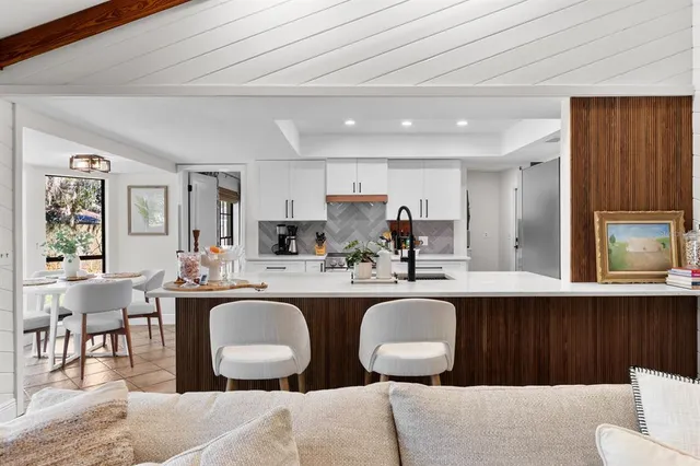 $525,000 | 2525 Laurelwood Lane, Valrico, FL 33596