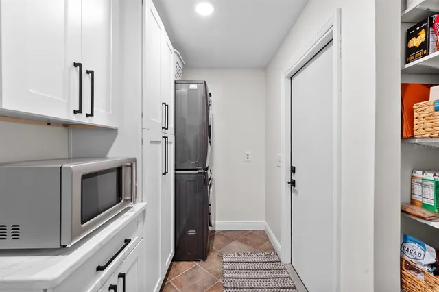 $525,000 | 2525 Laurelwood Lane, Valrico, FL 33596