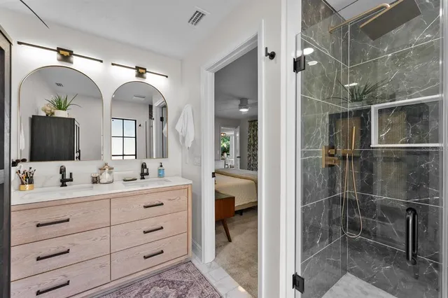 $525,000 | 2525 Laurelwood Lane, Valrico, FL 33596