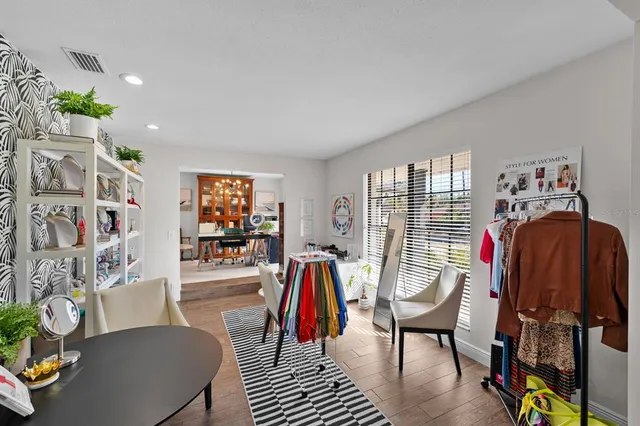 $525,000 | 2525 Laurelwood Lane, Valrico, FL 33596