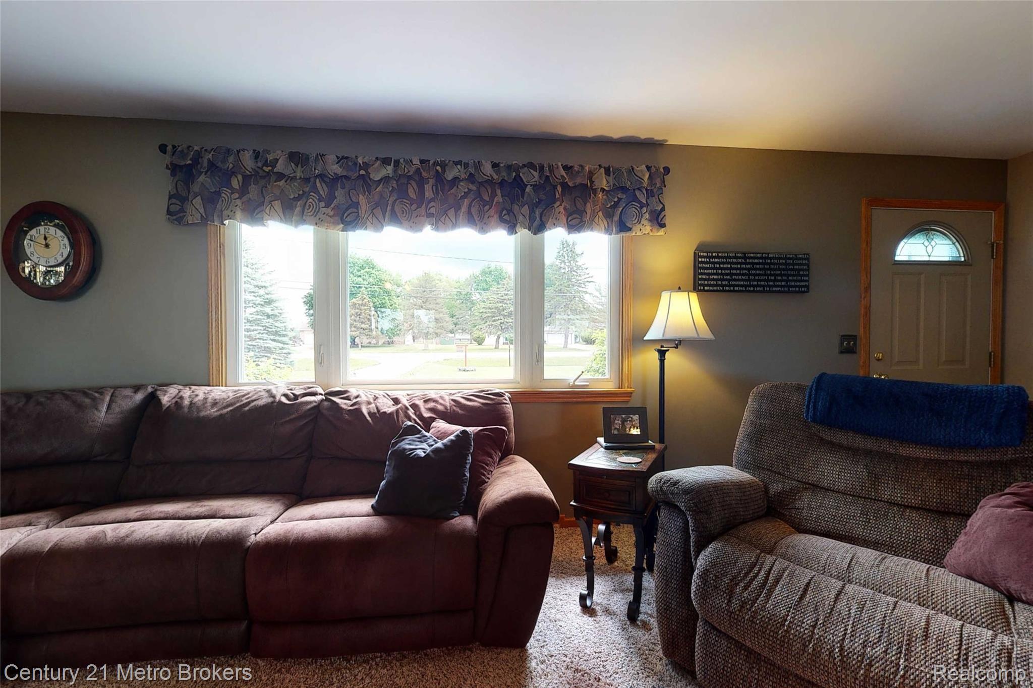12772 Gera Road Birch Run, MI 48415 - Photo 8 of 62 12772-Gera-Rd-4 Living Room.jpg