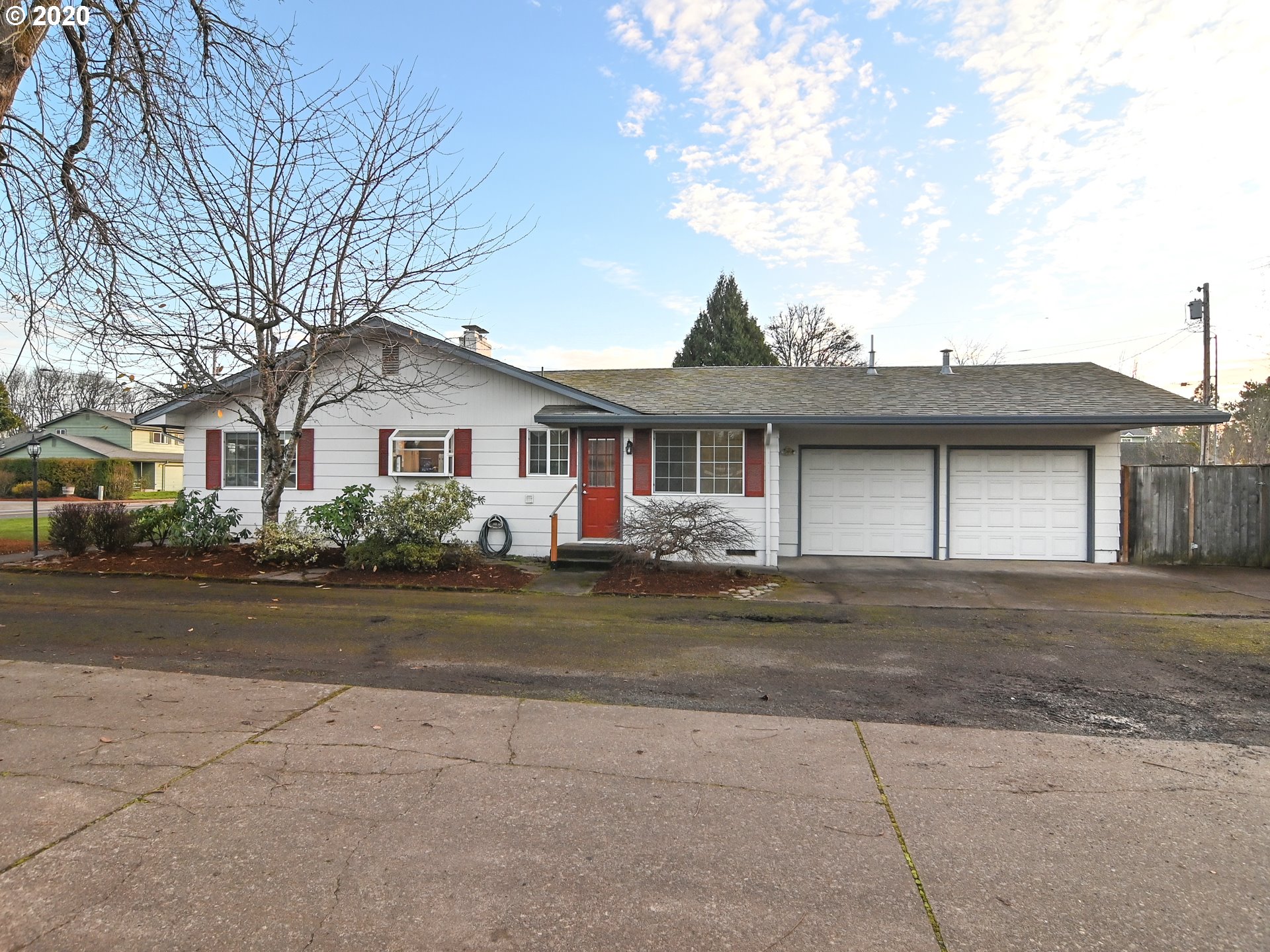 1954 Gilham Road Eugene, OR 97401 - Photo 3 of 32 Gallery Image 3