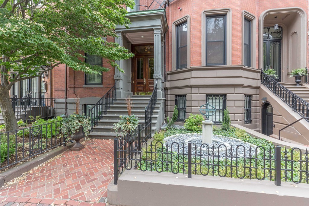 2 Marlborough Street, Unit 5 Boston, MA 02116 - Photo 25 of 26