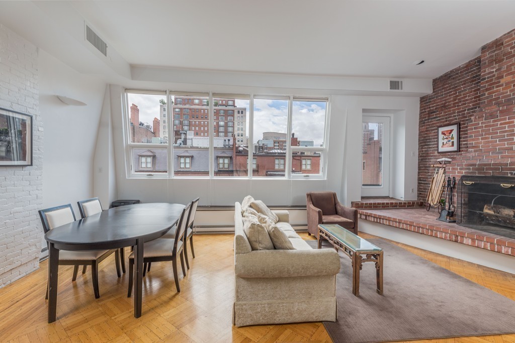 2 Marlborough Street, Unit 5 Boston, MA 02116 - Photo 3 of 26