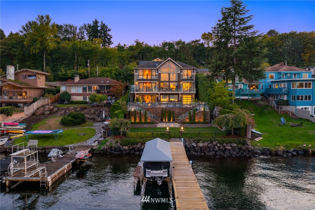 8702 Sand Point Way Northeast Seattle, WA 98115 - Photo 2 of 40