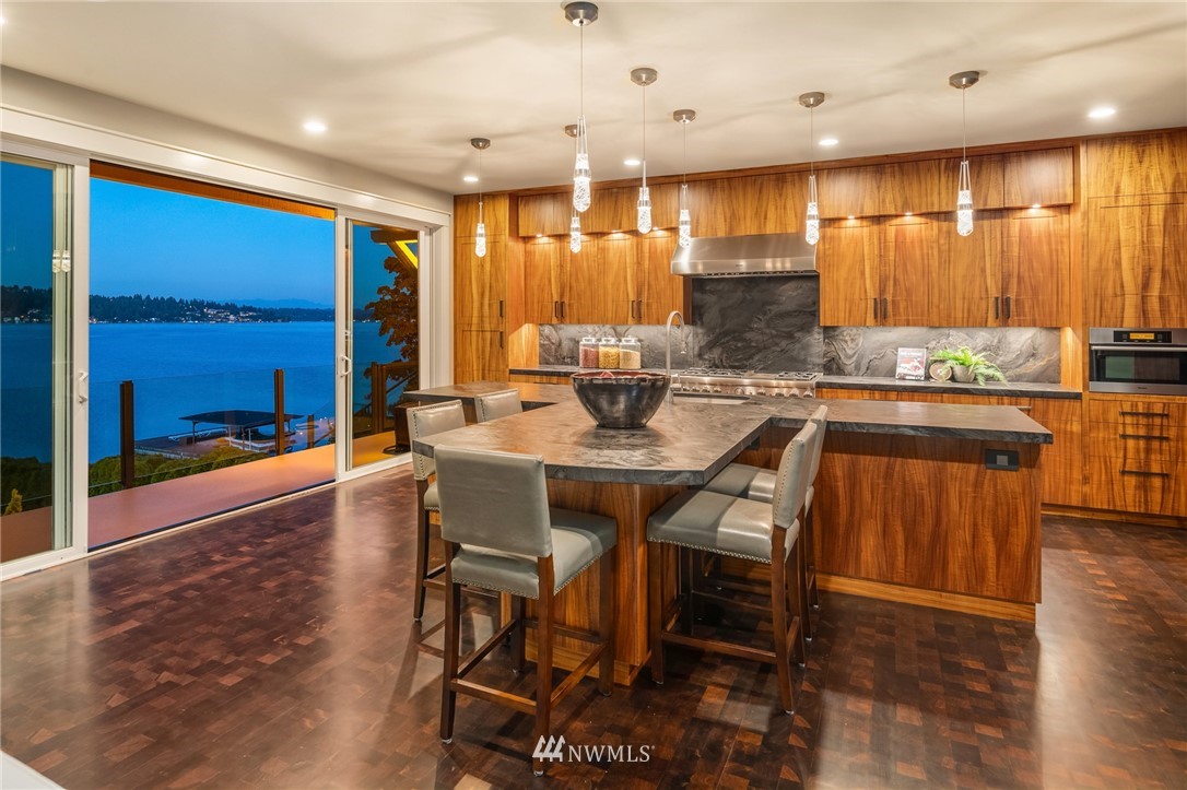 8702 Sand Point Way Northeast Seattle, WA 98115 - Photo 11 of 40