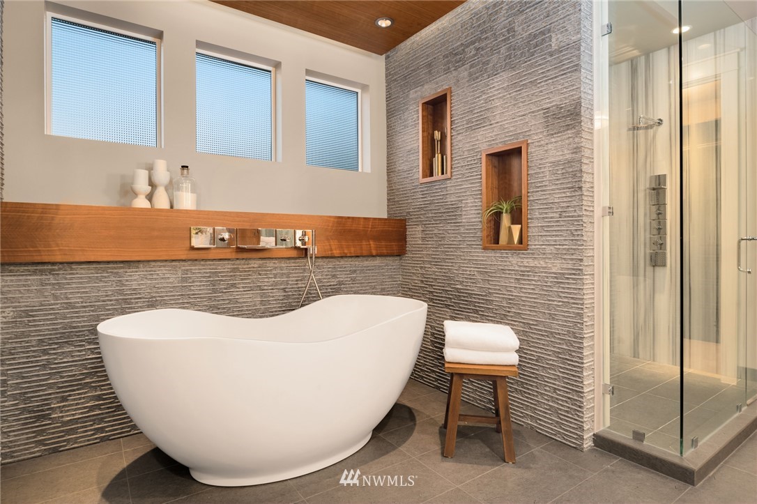 8702 Sand Point Way Northeast Seattle, WA 98115 - Photo 24 of 40