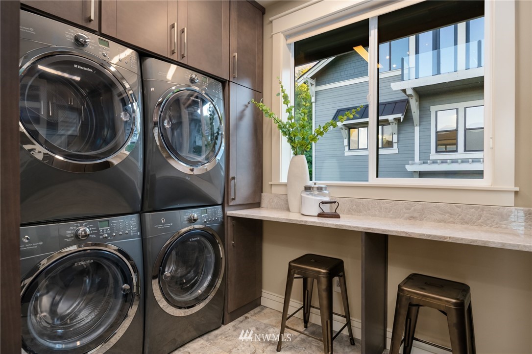 8702 Sand Point Way Northeast Seattle, WA 98115 - Photo 26 of 40