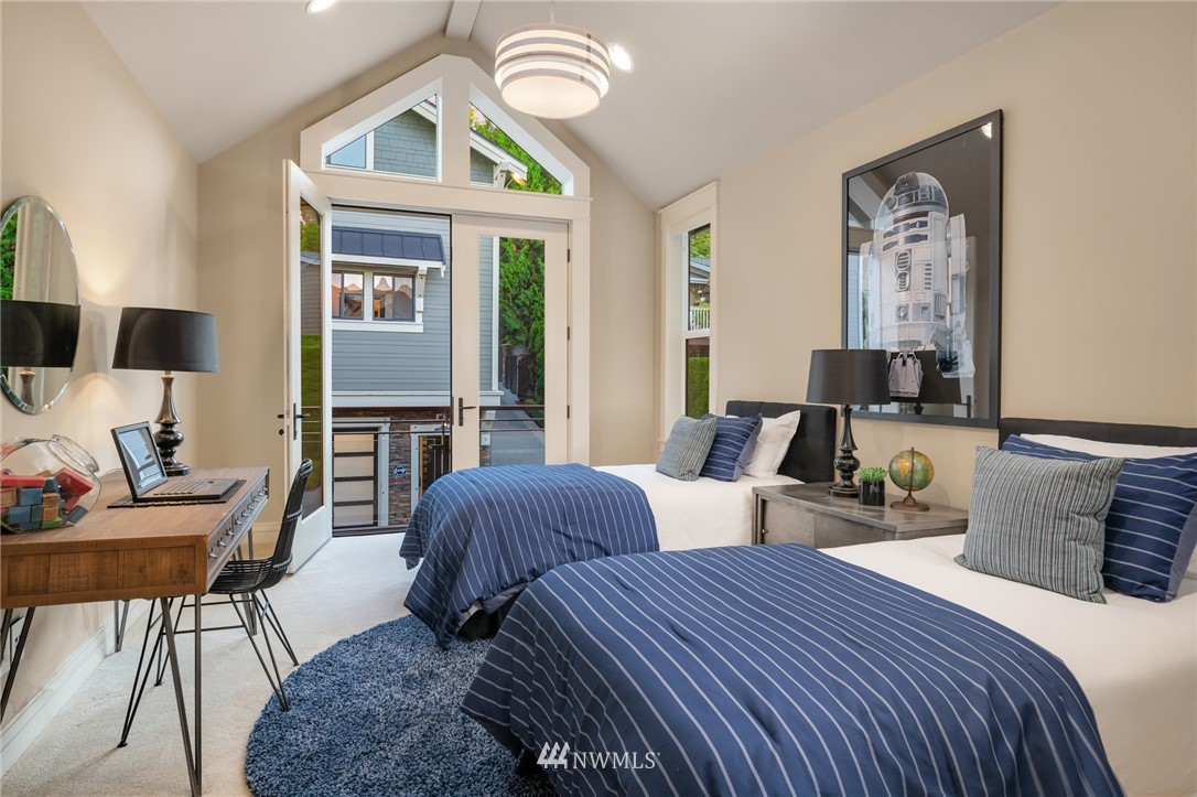 8702 Sand Point Way Northeast Seattle, WA 98115 - Photo 27 of 40