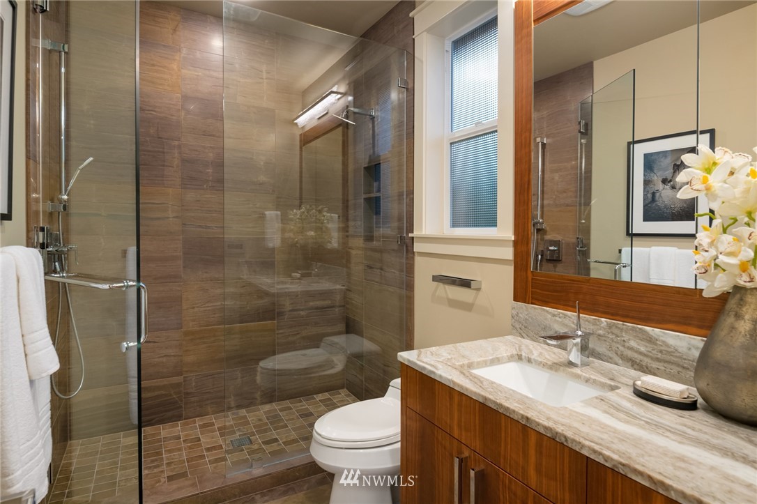 8702 Sand Point Way Northeast Seattle, WA 98115 - Photo 28 of 40