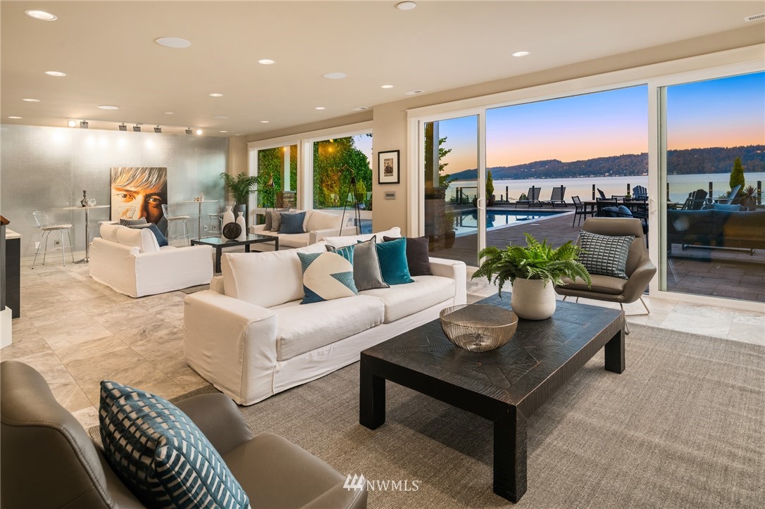 8702 Sand Point Way Northeast Seattle, WA 98115 - Photo 32 of 40