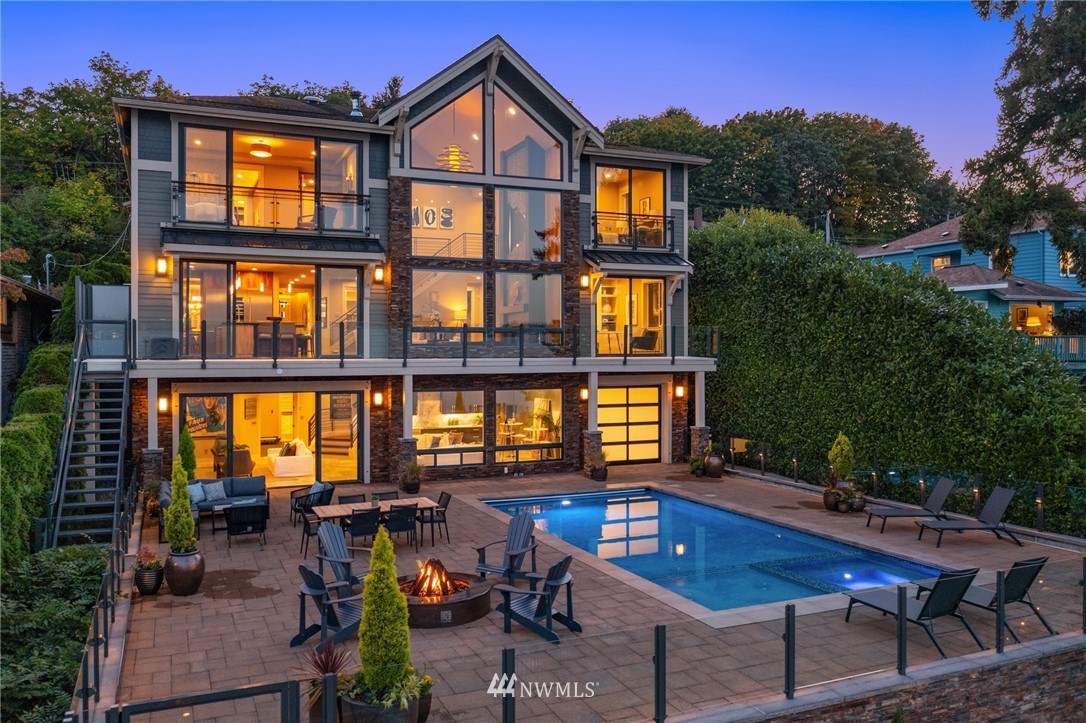 8702 Sand Point Way Northeast Seattle, WA 98115 - Photo 37 of 40