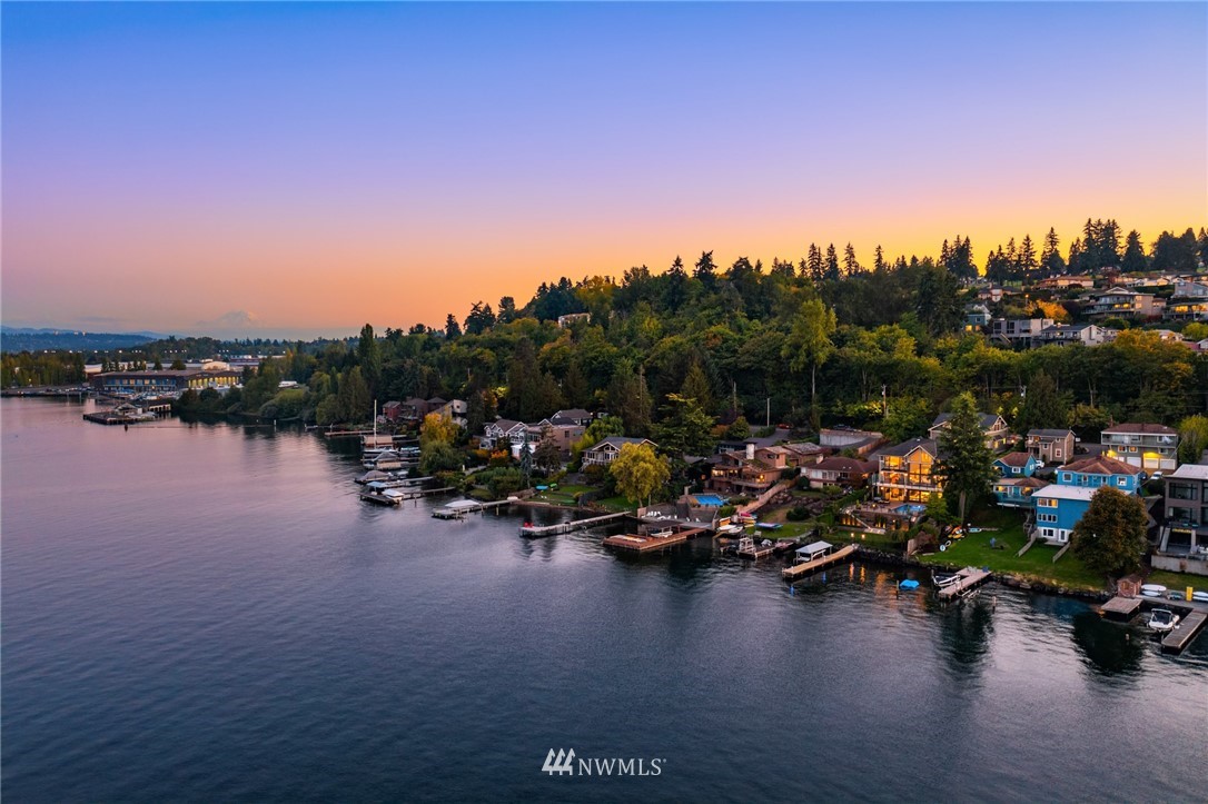 8702 Sand Point Way Northeast Seattle, WA 98115 - Photo 5 of 40