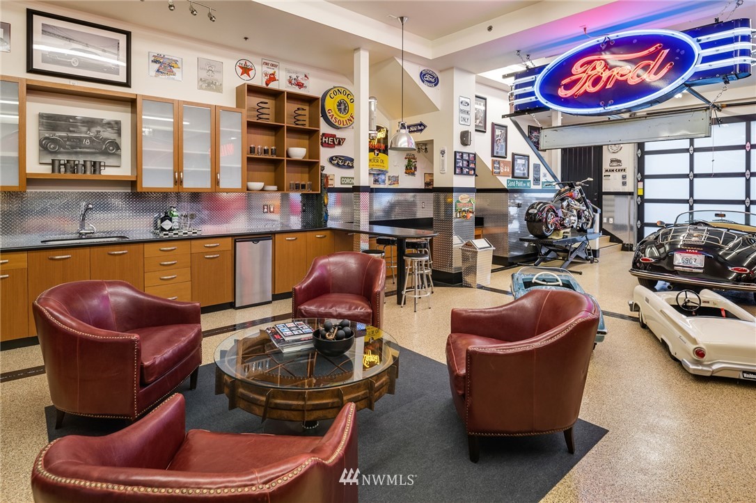 8702 Sand Point Way Northeast Seattle, WA 98115 - Photo 7 of 40