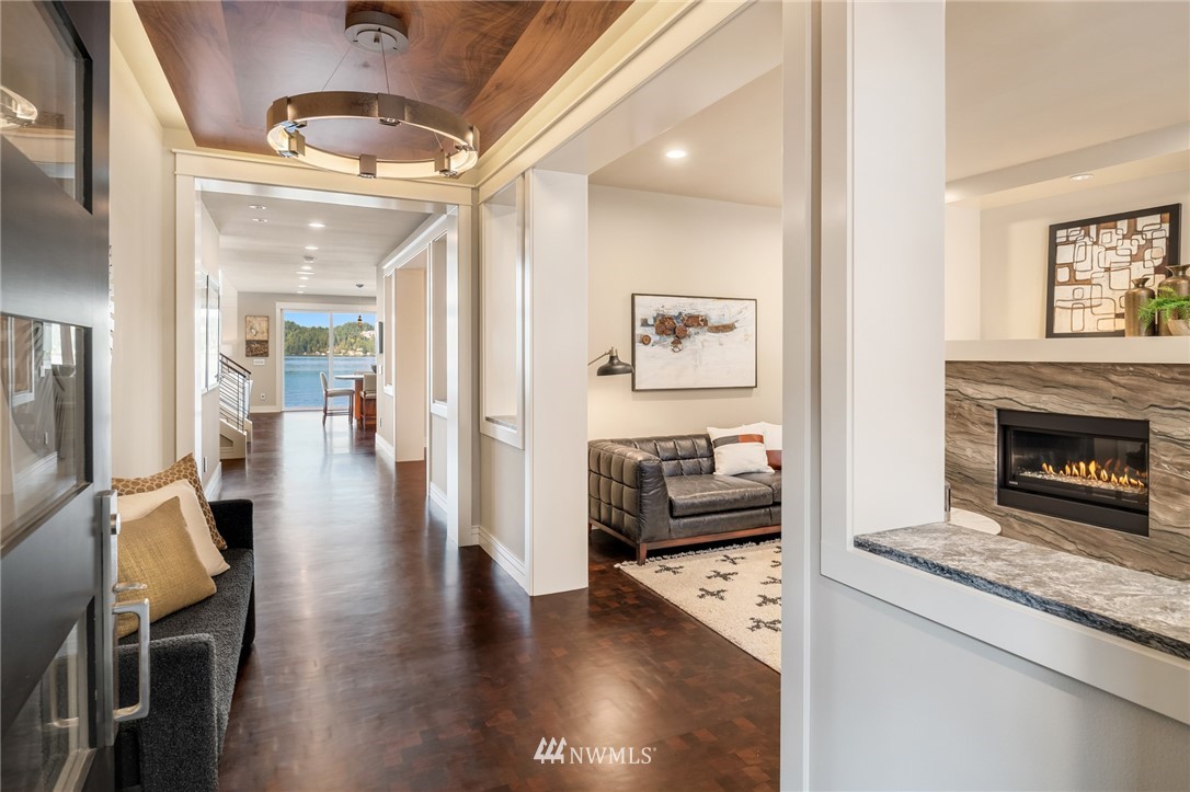 8702 Sand Point Way Northeast Seattle, WA 98115 - Photo 9 of 40