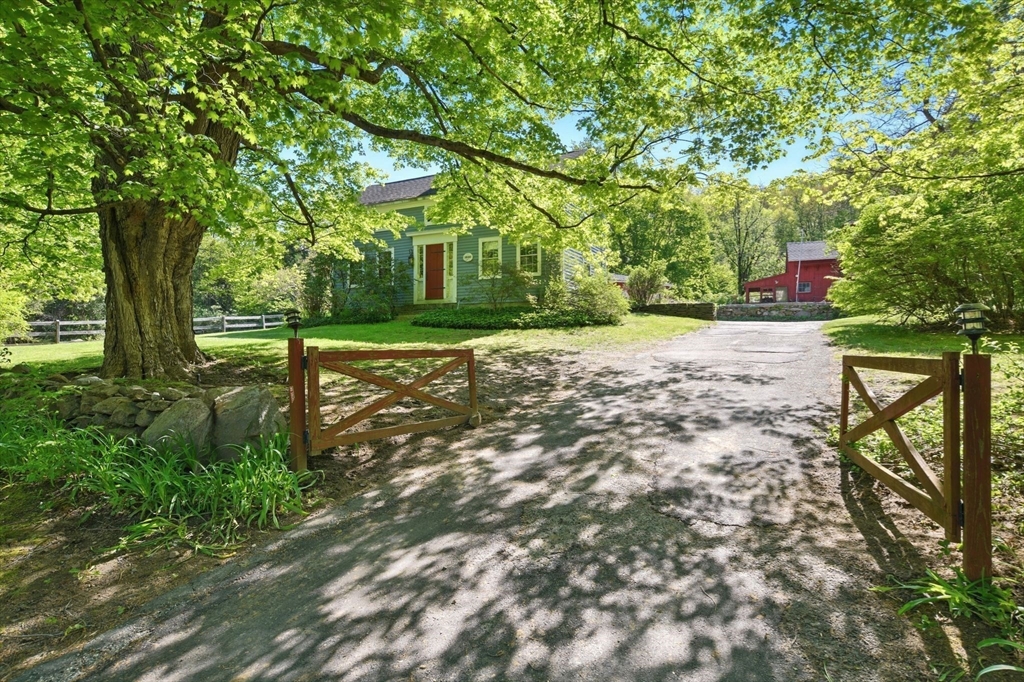 142 Upper Hampden Road Monson, MA 01057 - Photo 2 of 42
