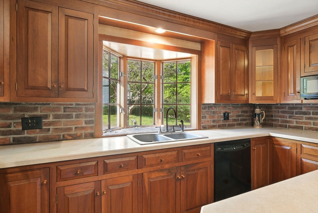 142 Upper Hampden Road Monson, MA 01057 - Photo 10 of 42