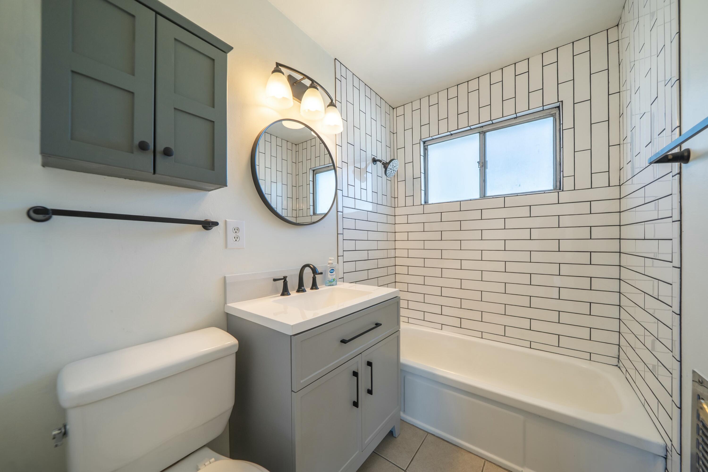 1800 Walbridge Street Red Bluff, CA 96080 - Photo 14 of 24 bathroom