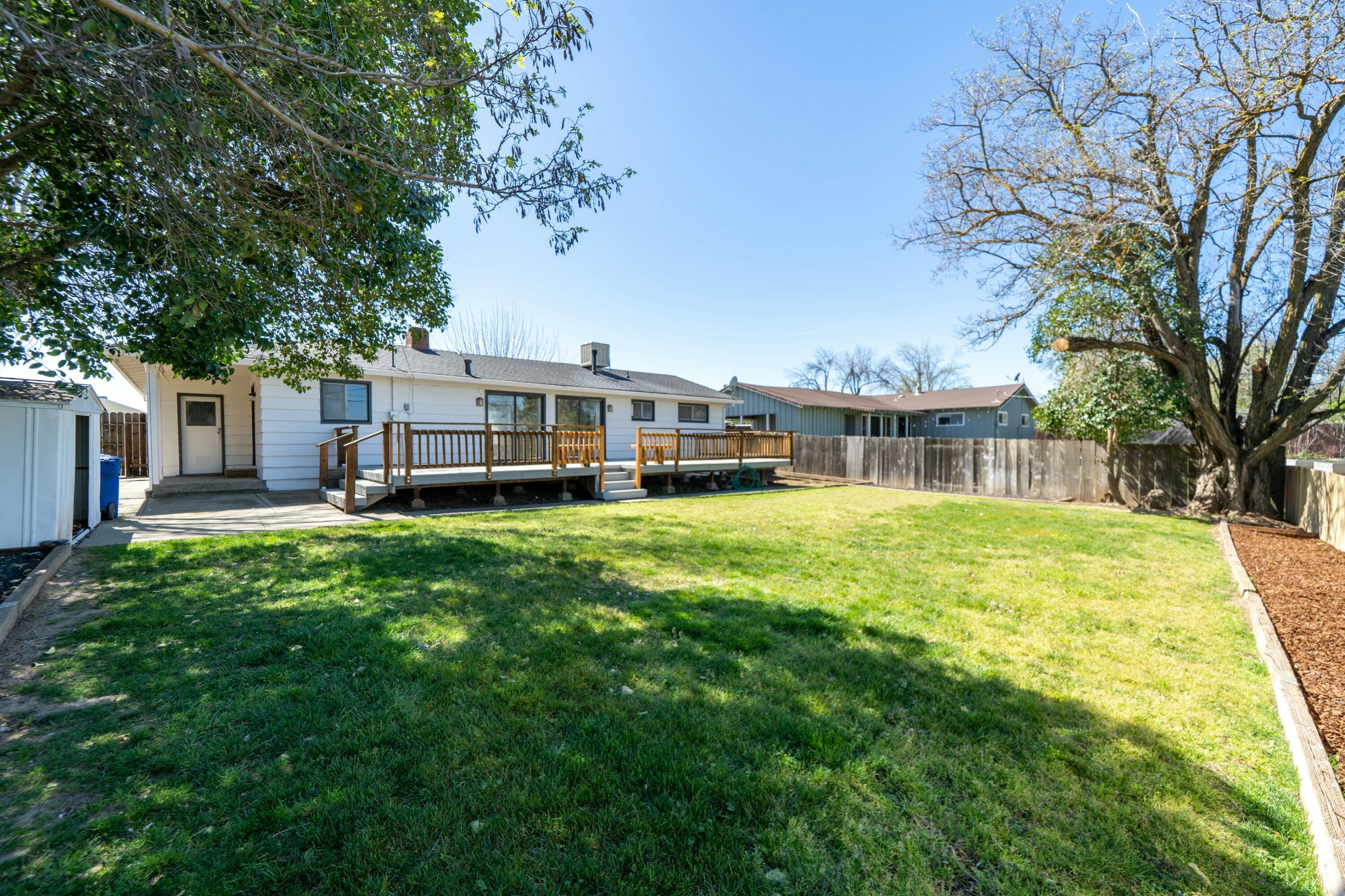 1800 Walbridge Street Red Bluff, CA 96080 - Photo 23 of 24 back yard