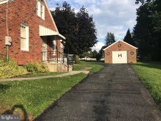 178 West Hanover Street Spring Grove, PA 17362 - Photo 2 of 57
