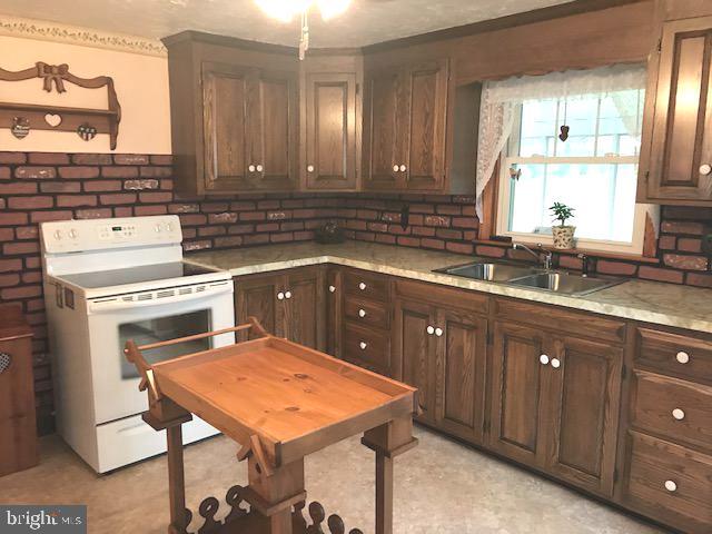 178 West Hanover Street Spring Grove, PA 17362 - Photo 18 of 57