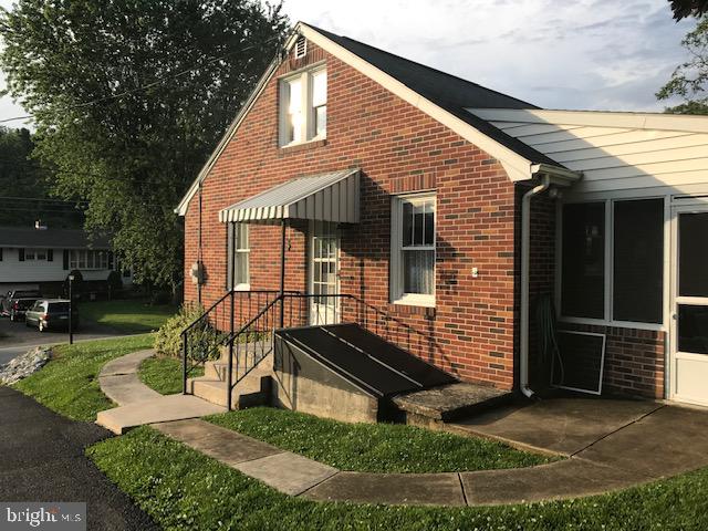 178 West Hanover Street Spring Grove, PA 17362 - Photo 3 of 57