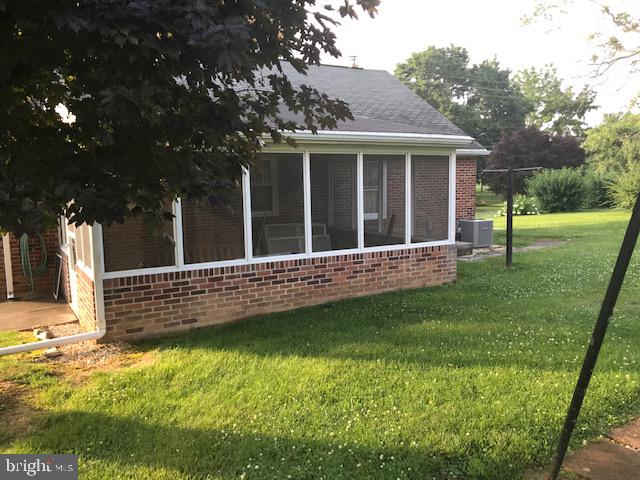 178 West Hanover Street Spring Grove, PA 17362 - Photo 5 of 57