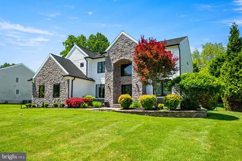 a front view of house with yard