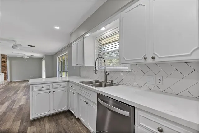 $2,300 | 21086 State Highway South, Hempstead, TX 77445