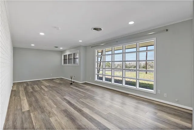 $2,300 | 21086 State Highway South, Hempstead, TX 77445