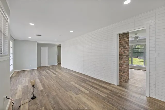 $2,300 | 21086 State Highway South, Hempstead, TX 77445