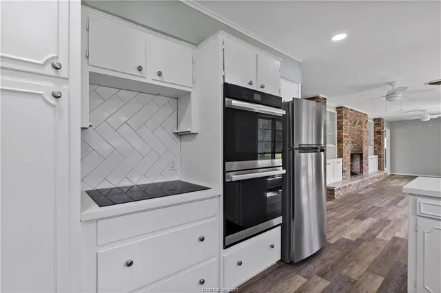 $2,300 | 21086 State Highway South, Hempstead, TX 77445