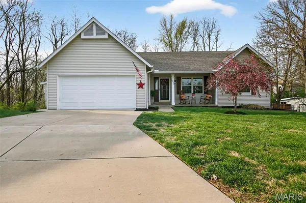 $364,000 | 1313 Colby Drive, St. Peters, MO 63376