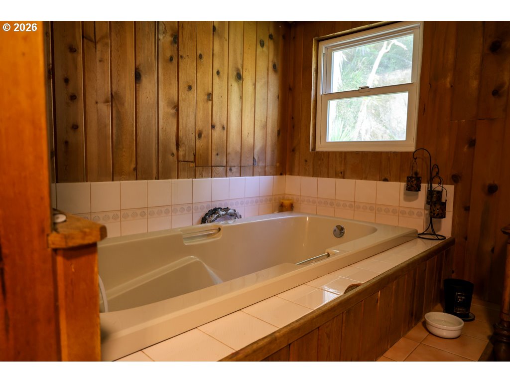 515 Rugh Lane Lakeside, OR 97449 - Photo 23 of 41