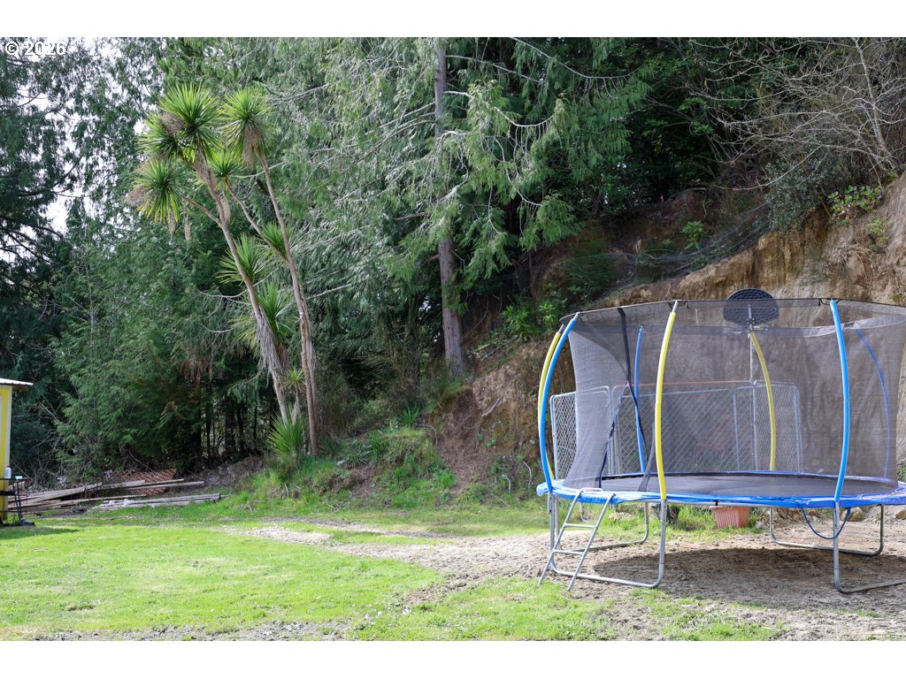 515 Rugh Lane Lakeside, OR 97449 - Photo 36 of 41