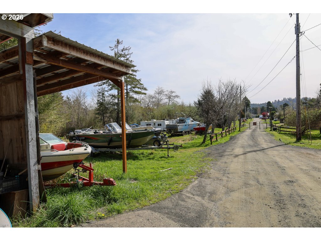 515 Rugh Lane Lakeside, OR 97449 - Photo 37 of 41