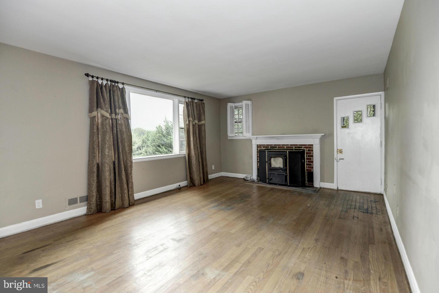 4879 Montgomery Road Ellicott City, MD 21043 - Photo 4 of 25 Living Room