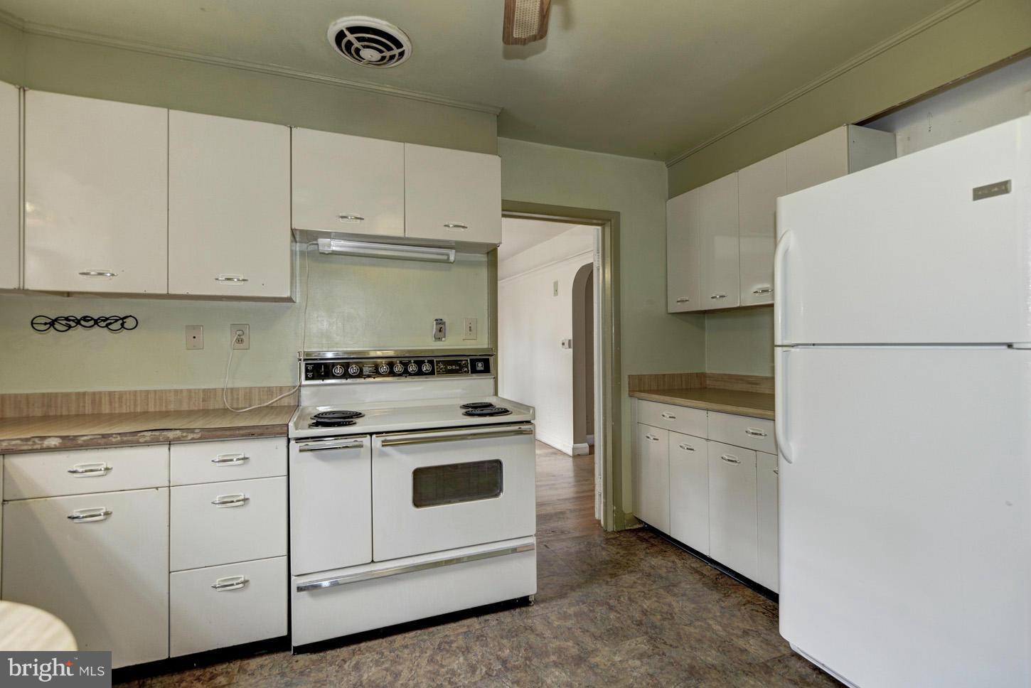 4879 Montgomery Road Ellicott City, MD 21043 - Photo 9 of 25 Kitchen