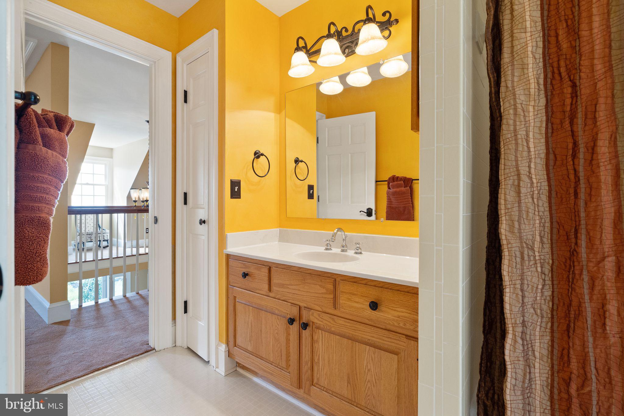 39686 Thomas Mill Road Leesburg, VA 20175 - Photo 64 of 104 Upstairs Full Bath 2