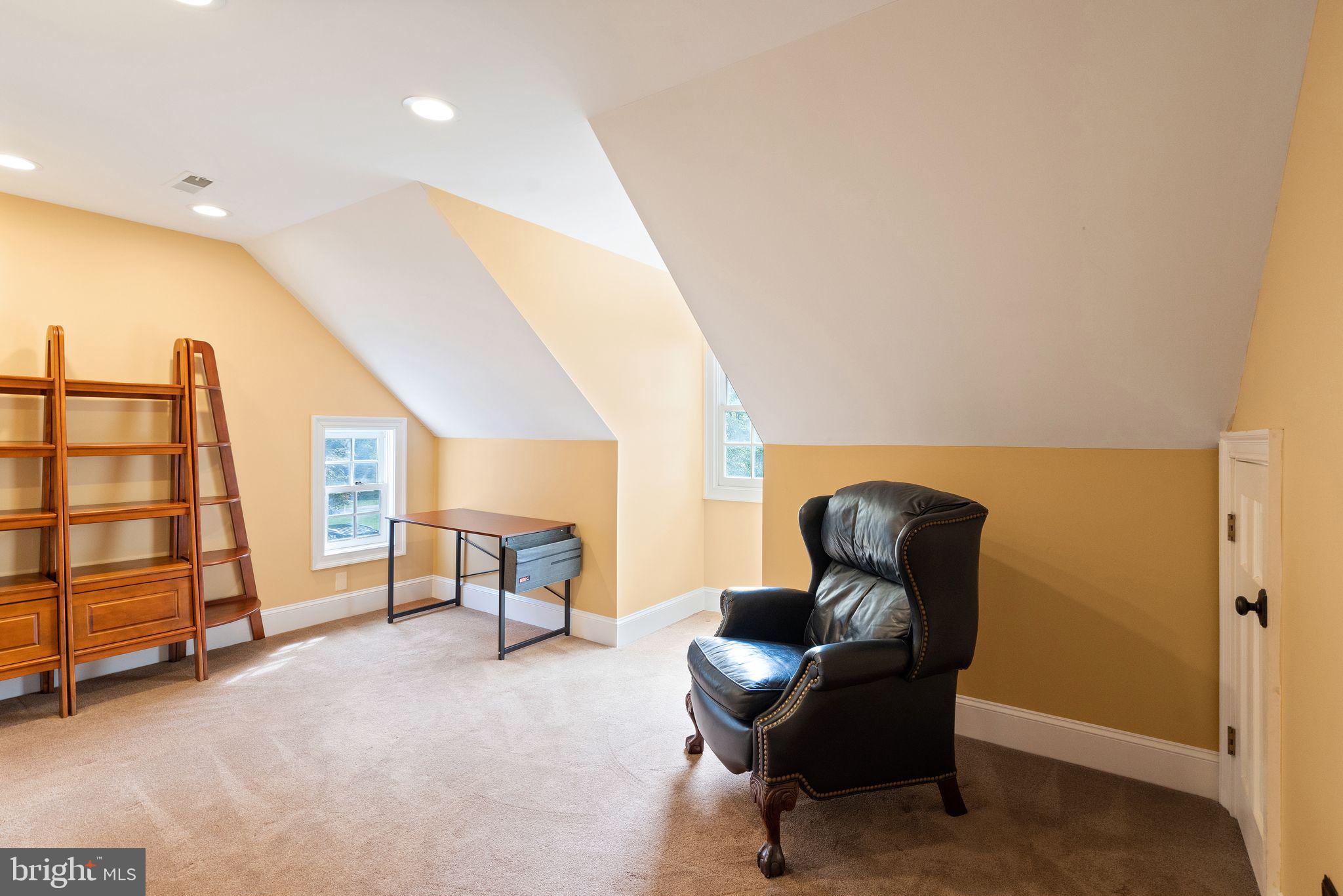 39686 Thomas Mill Road Leesburg, VA 20175 - Photo 65 of 104 Front right den